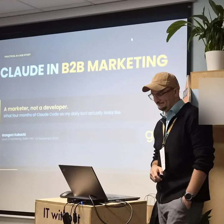 Greg Kubacki presenting Claude in B2B Marketing at Claude Community Wrocław